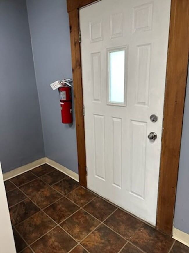 Building Photo - 3333-3335 Parkview Ave