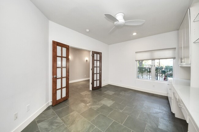 Building Photo - 1610 Calumet St