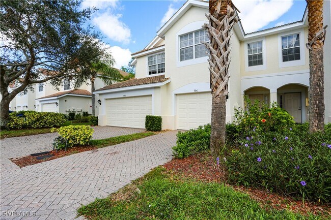 Building Photo - 796 Hampton Cir