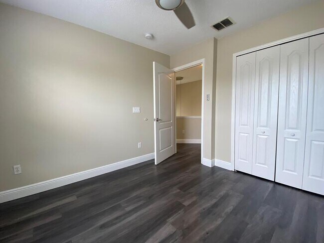 Building Photo - 4115 Andover Cay Blvd