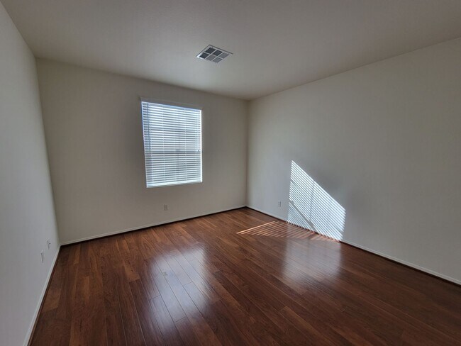 Building Photo - Stunning 3 Bedroom Rental - In Nevada Trails