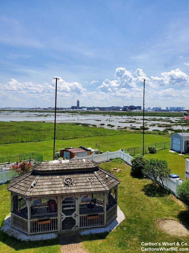 Building Photo - 113 Coleridge St