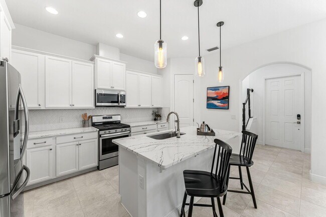 Building Photo - 8130 Allure Dr
