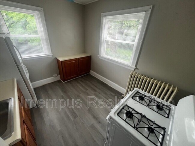 Building Photo - 4237 Vine St