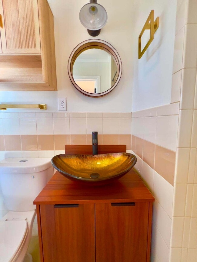 Building Photo - 1337 Broad St