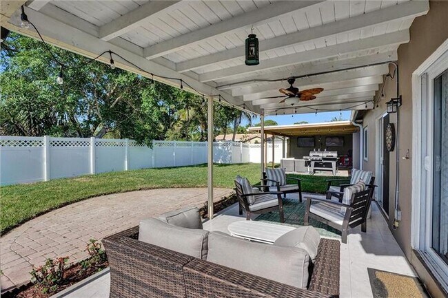 Building Photo - 9231 NW 17th St