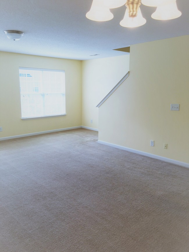 Building Photo - 10 Dunlevy Way