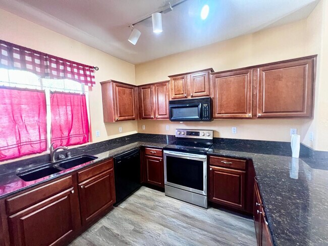 Building Photo - 879 E Stottler Dr