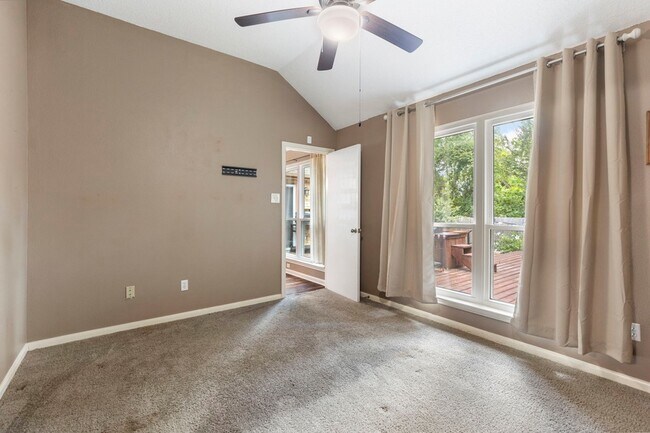 Building Photo - 6004 Hunnington Dr