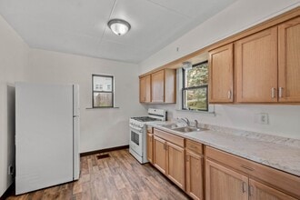 Building Photo - Beautiful 2 bedroom home in Pitcairn available September 1!