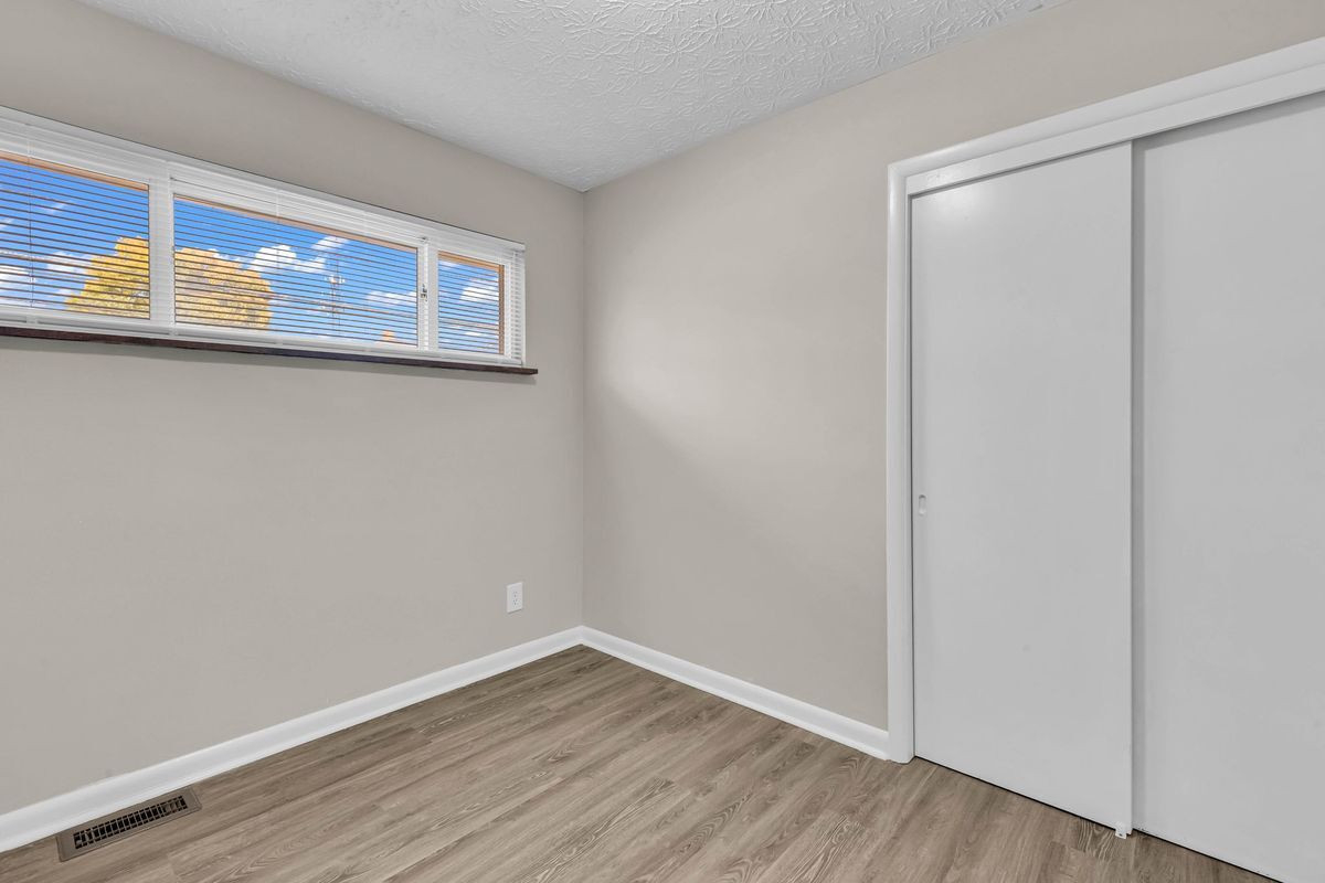 Building Photo - 3134 Medina Ave