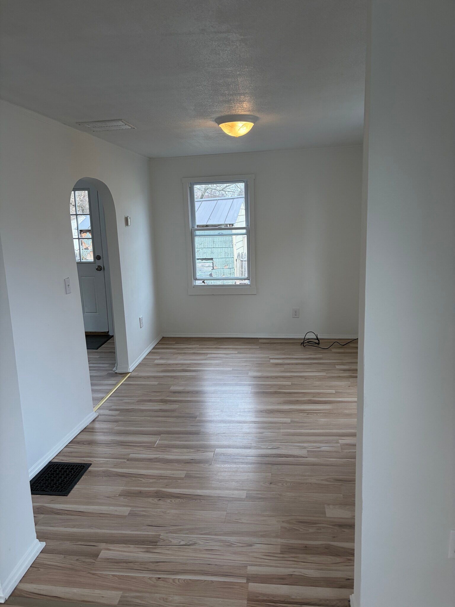 dining room - 21 E 6th St