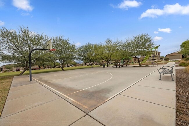 Building Photo - Beautiful 3 Bedroom Home in La Estancia & ...