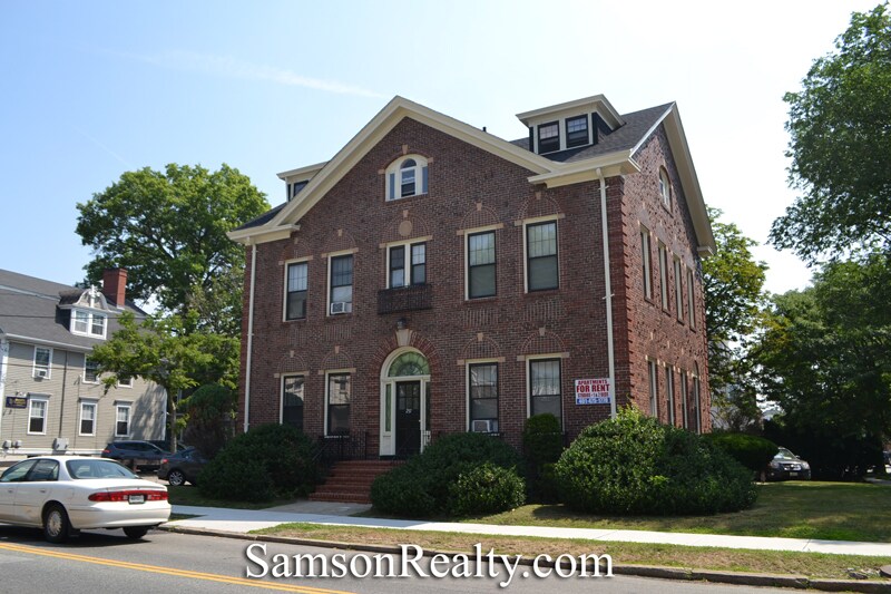 Building Photo - 257 Gano St