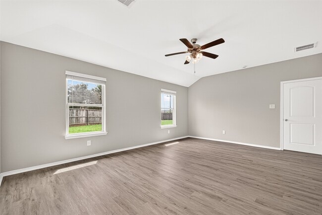 Building Photo - 20112 Leaf River Cir