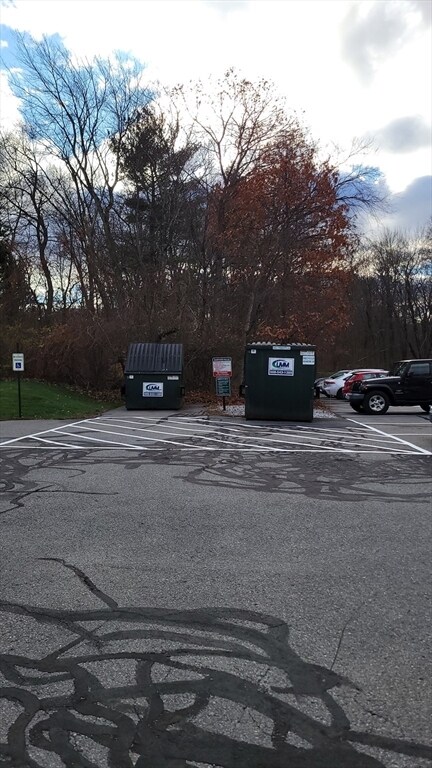 Building Photo - 3 Leonard Rd