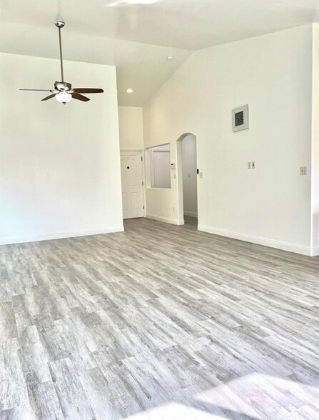 Building Photo - 7111 Santana Sun Dr