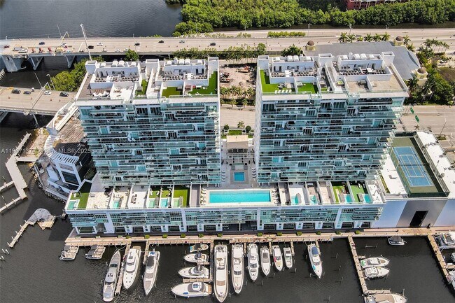 Building Photo - 400 Sunny Isles Blvd