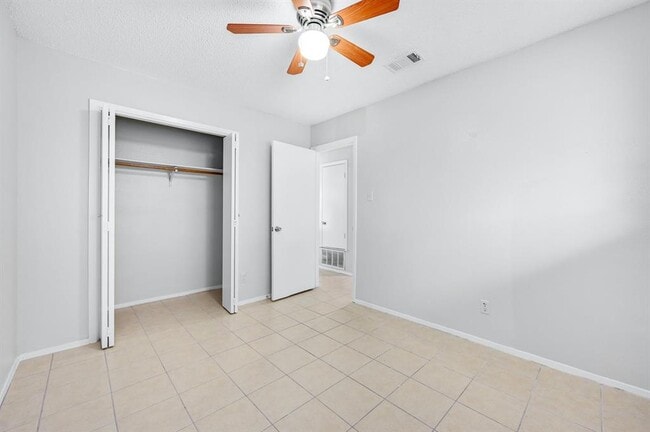 Building Photo - 2008 Old W Pl