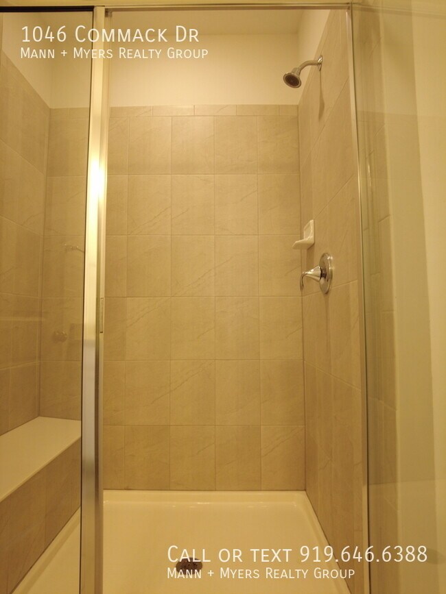 Building Photo - 1046 Commack Dr