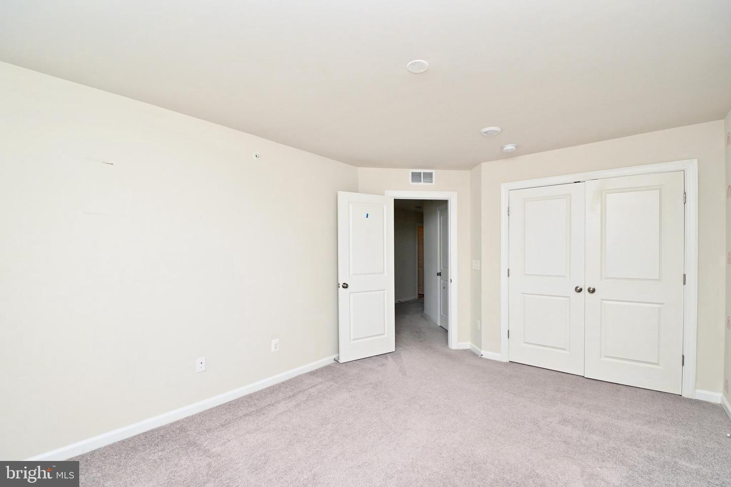 Building Photo - 5555 Lanteen St