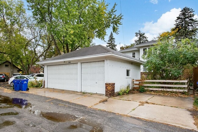 Building Photo - 2011 Portland Ave