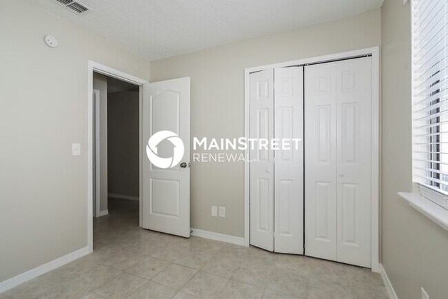 Building Photo - 3 Bedroom Pet-Friendly Home in JACKSONVILLE, FL with Main Street Renewal