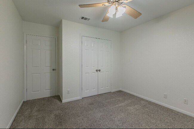 Building Photo - 3349 Eagle Point W Ave