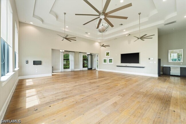 Building Photo - 5293 Marano Dr