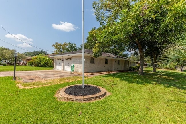 Building Photo - 1212 Irving St