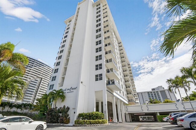 Building Photo - 336 N Birch Rd