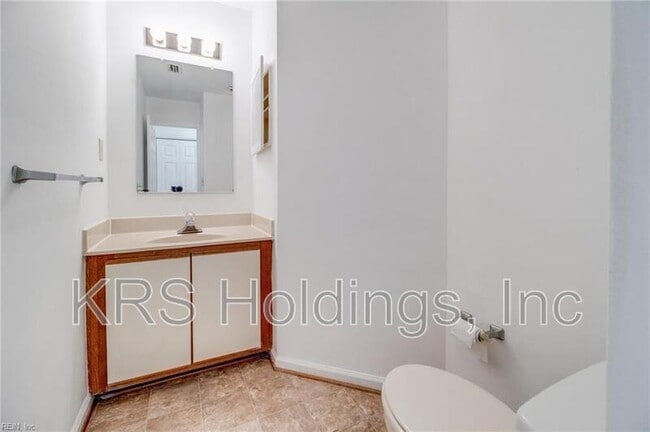 Building Photo - 819 Zircon Ct