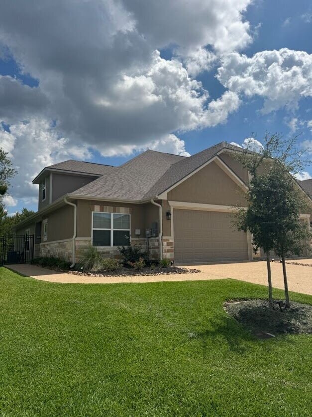 Building Photo - Welcome Home to Summit Crossing