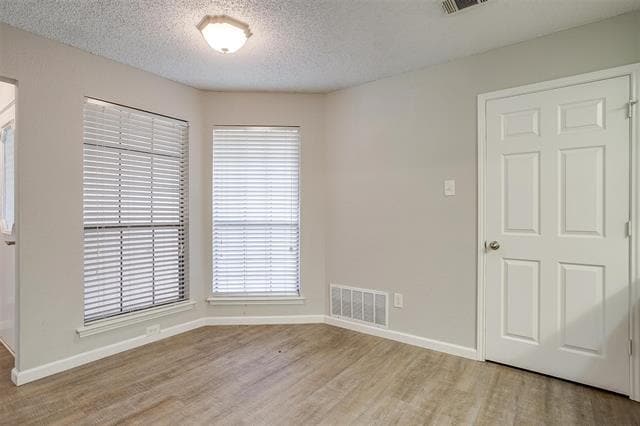 Building Photo - 5909 Kesler Dr