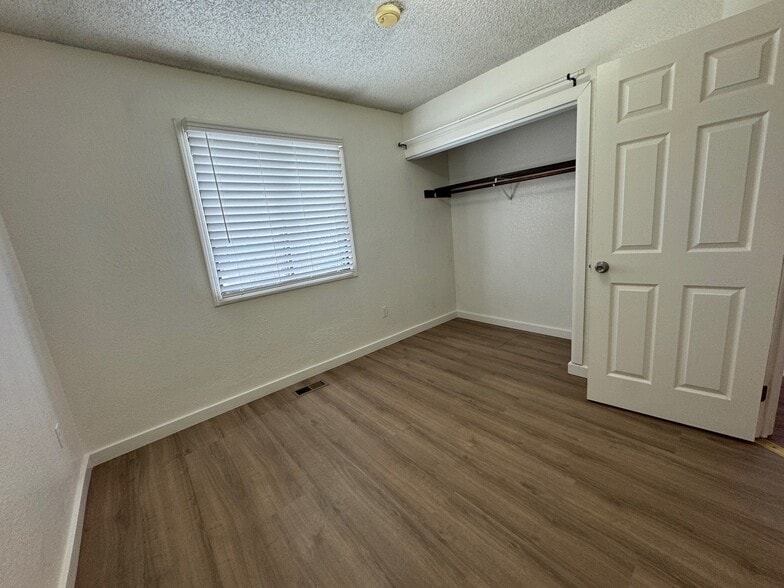 Building Photo - 3421 Pussywillow St