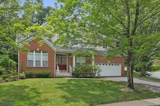 Building Photo - 48 Landau Rd