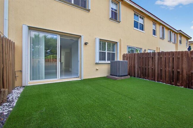 Building Photo - 981 SW 149th Ct