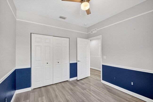 Building Photo - 10457 Wellington Parc Dr