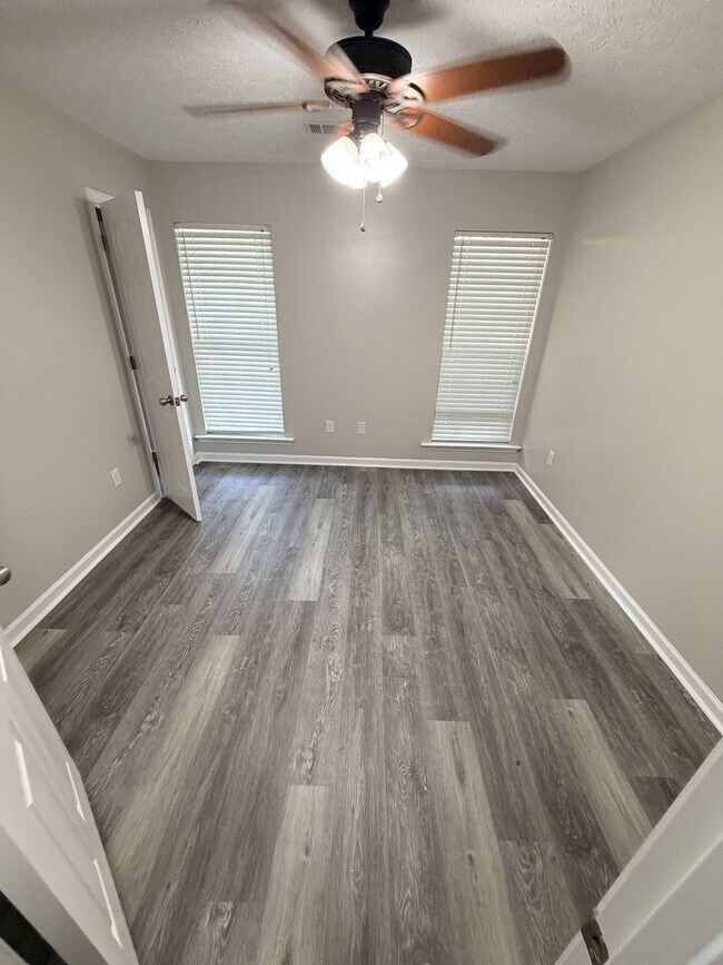 Building Photo - 207 Murfee Dr