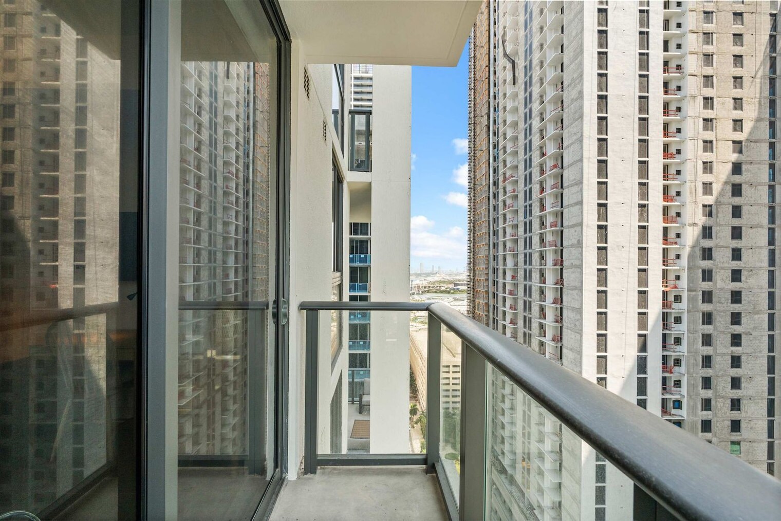 Building Photo - 11 NE 6th St