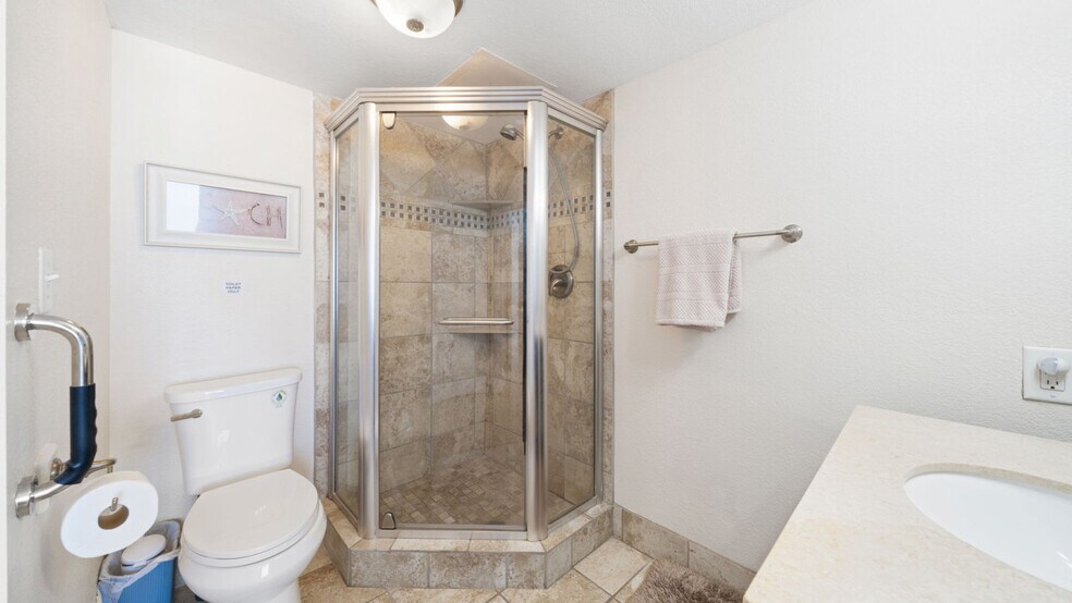 Building Photo - 7205 Thomas Dr