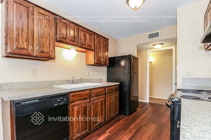 Building Photo - 3809 Wooddale Ct
