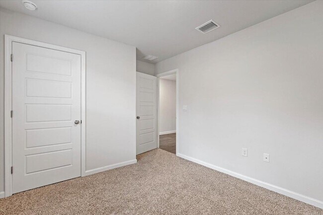 Building Photo - 4522 Rivers Landing Dr