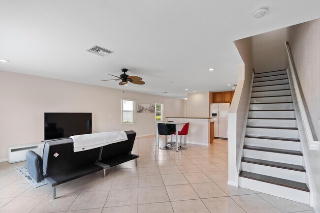 Building Photo - 16147 Sierra Palms Dr