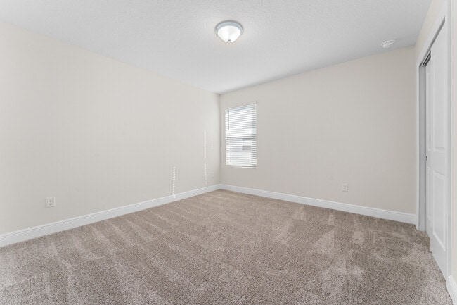 Building Photo - 4758 Kissimmee