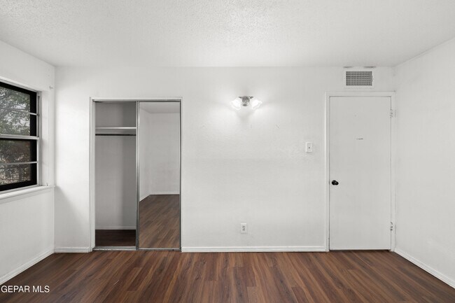 Building Photo - 5409 Edmonton Ave