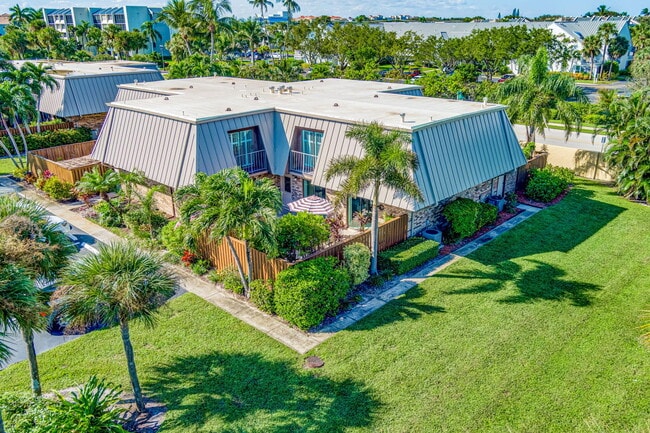 Primary Photo - 1420 Ocean Way