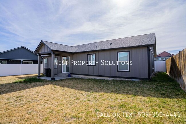 Building Photo - 551 Battery Dr
