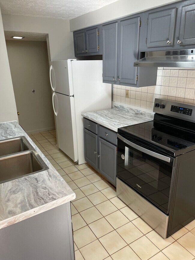 Building Photo - 4360 Inner Circle Dr