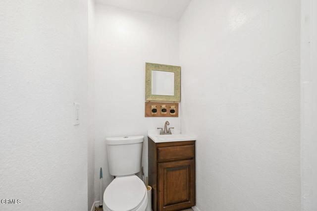 Building Photo - 1418 W 69th St